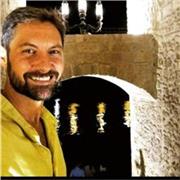 Voglio aiutare bambini e ragazzi di medie o superiori nell' apprendimento della lingua italiana.